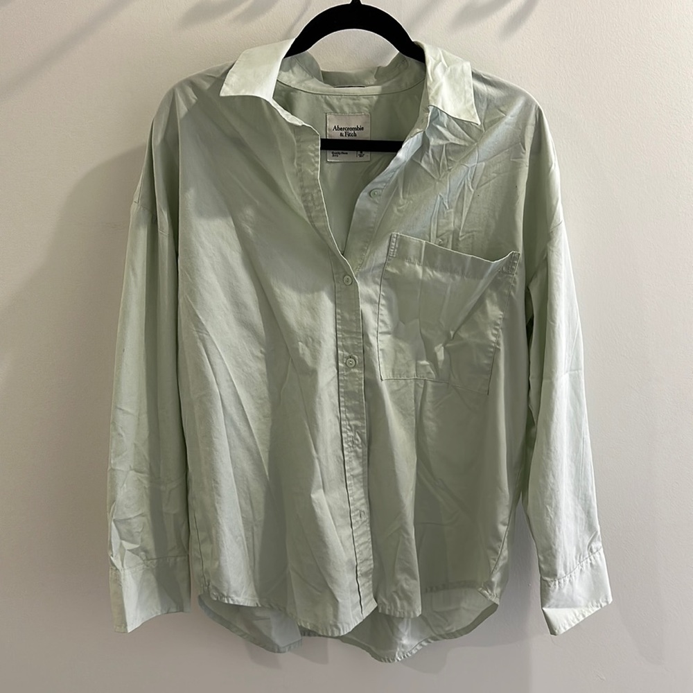 LIKE NEW Sage green Abercrombie oversized button down size MEDIUM